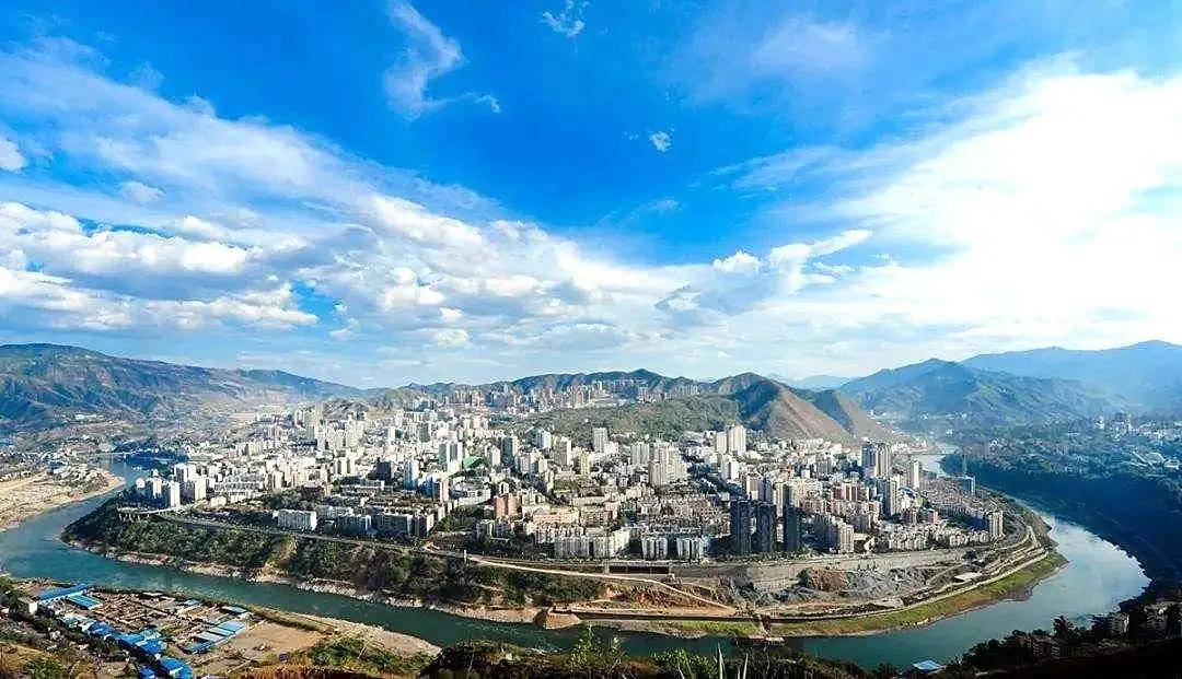 四川阳光下的温暖日常画卷