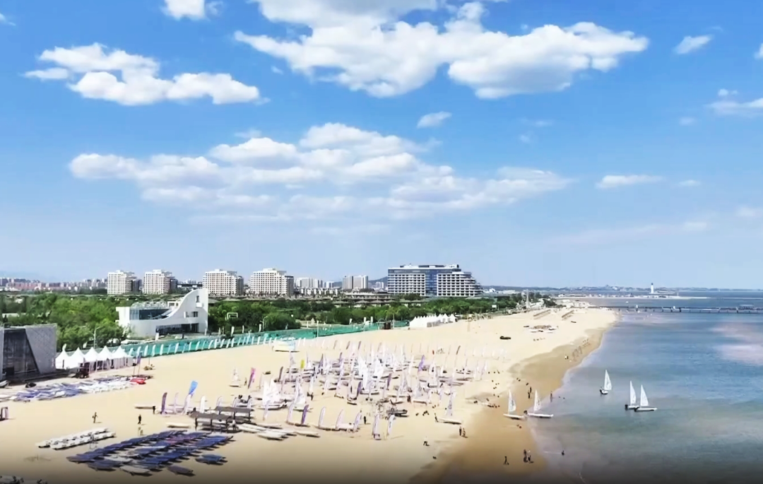 秦皇岛盛典，嘉宾云集，观众热情如火