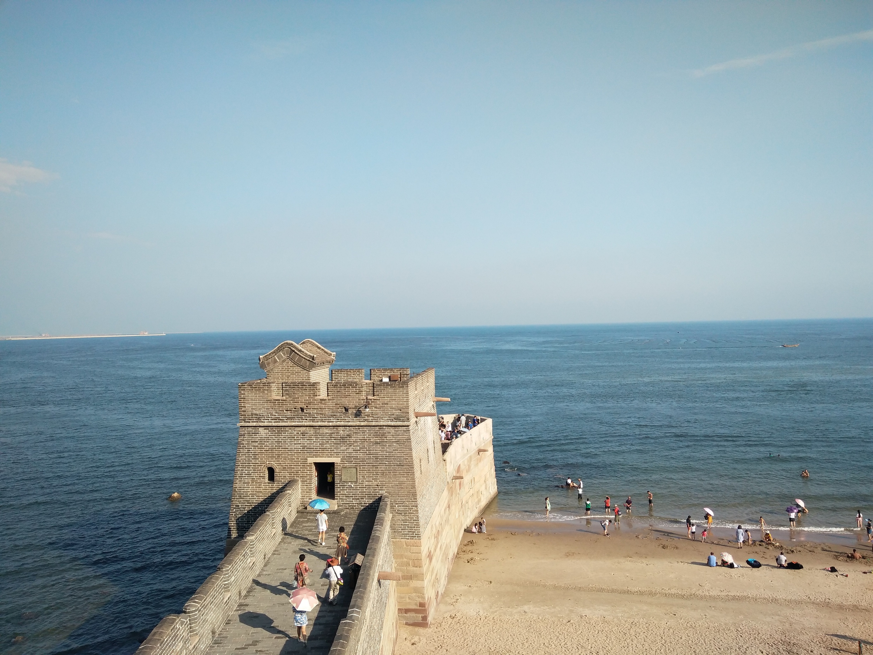 秦皇岛盛典,嘉宾云集,观众热情如火